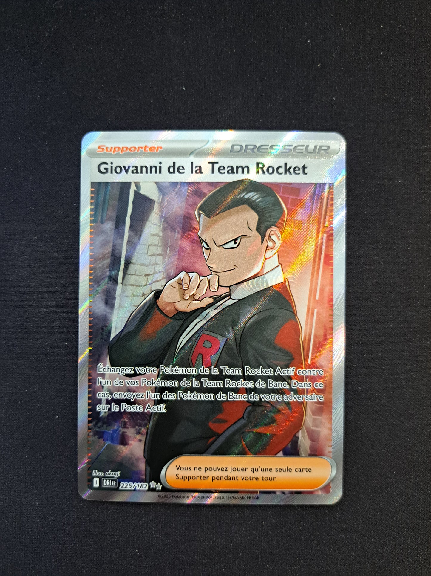 Giovanni de la Team Rocket 225/182